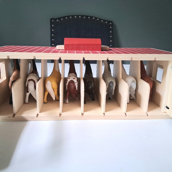 Melissa & Doug Take Along Show Horse Stable Play Set - 3744 Toy horse Figurines - Picture 9 of 16